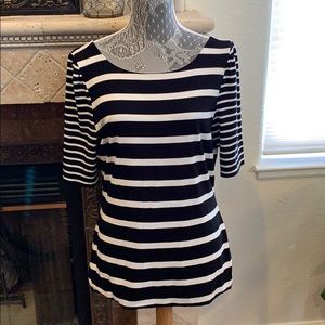 🔴 White House Black Market Shirt